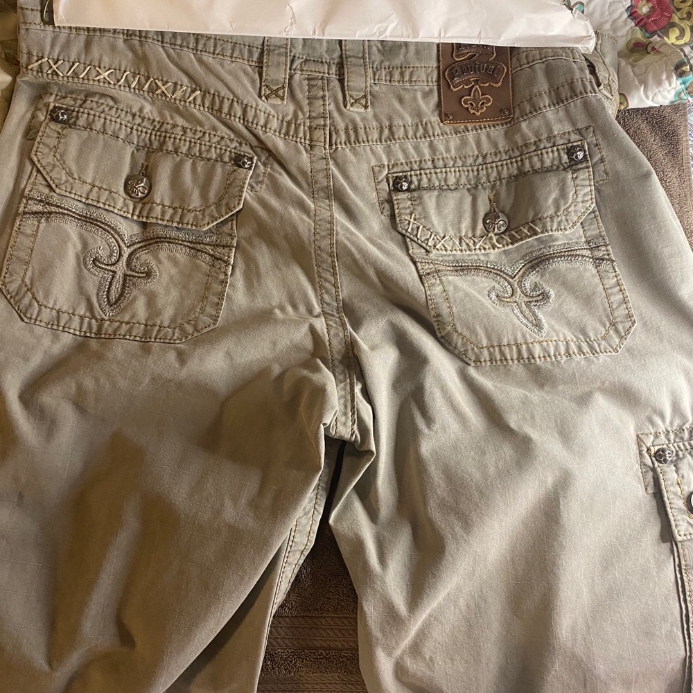 Men Rock Rival Cargo Shorts - Picture 8 of 16